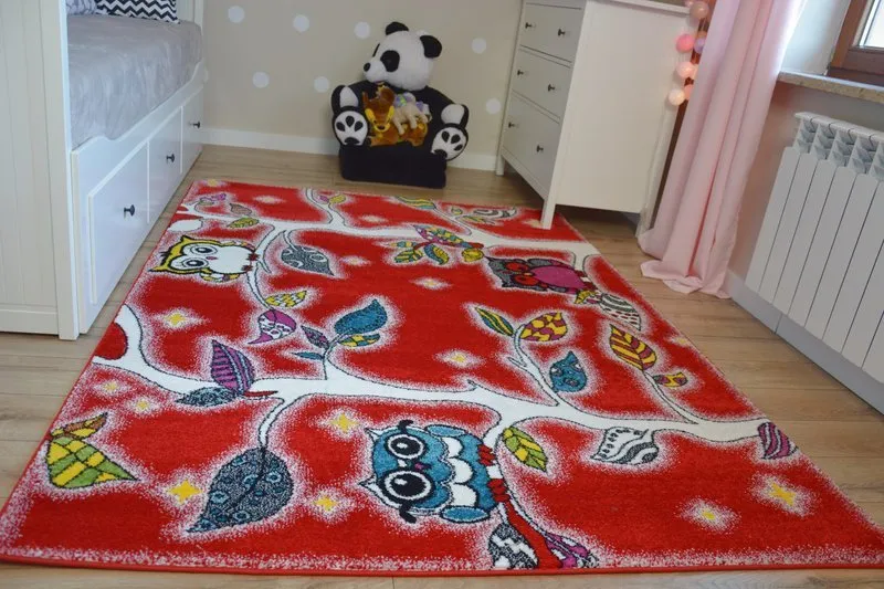 Miękki, czerwony dywan KIDS Forest, doskonały do zabawy i relaksu dla dzieci