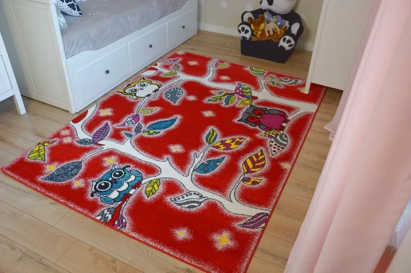 Czerwony dywan KIDS Forest, idealny do pokoju dziecięcego, stworzony dla małych odkrywców