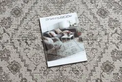 Beżowy dywan sizalowy z ramką, stylowy dodatek do wnętrz