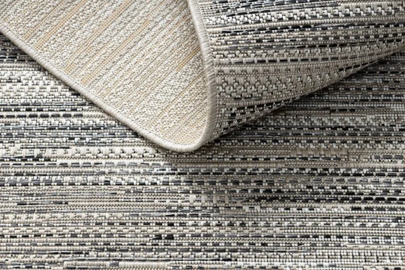 Dywan do salonu lub sypialni, elegancki beżowy kolor, naturalny materiał