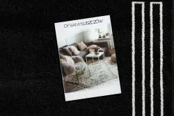 Czarny dywan HAMPTON Chick w eleganckim stylu, idealny do nowoczesnych wnętrz
