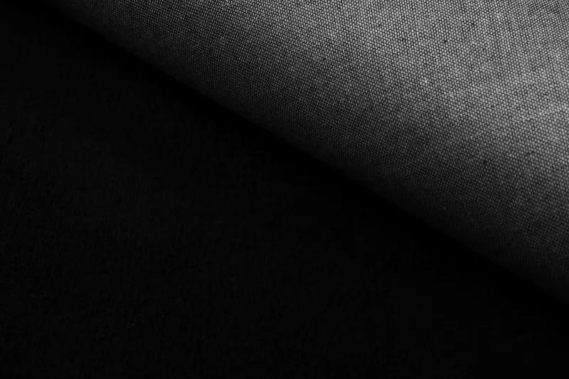 Czarny dywan BUNNY o miękkiej teksturze, styl nowoczesny