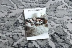 Nowoczesny dywan MEFE w odcieniu betonu, stylowy i elegancki