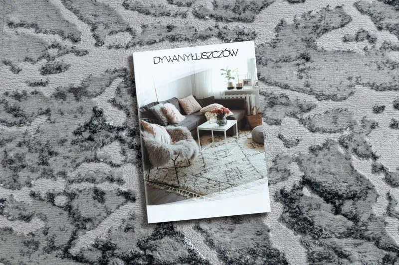 Nowoczesny dywan MEFE w odcieniu betonu, stylowy i elegancki