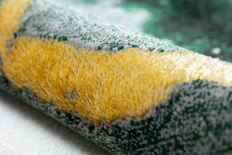 Elegancki dywan EMERALD w butelkowej zieleni, doskonały do sypialni lub ogrodu
