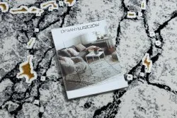 Stylowy dywan GLOSS 528A 58 w kolorze kości słoniowej i czerni, nowoczesny