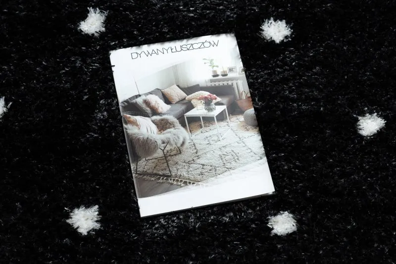 Stylowy dywan FLUFFY 2370 w antracytowej i białej kolorystyce, doskonały do wnętrz