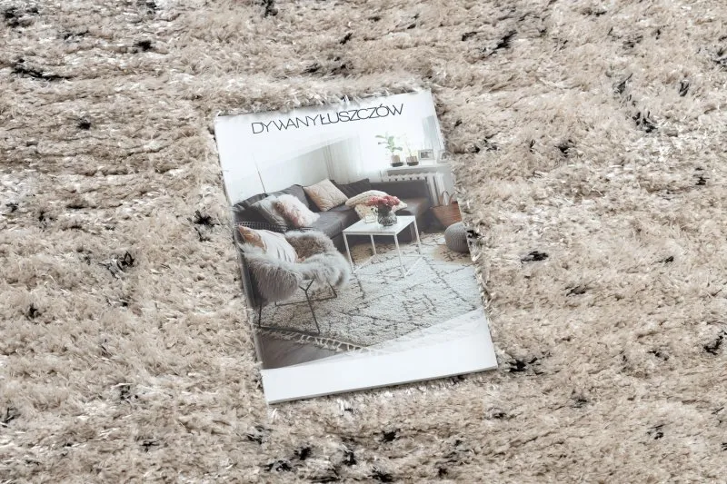 Stylowy dywan FLUFFY 2372 w odcieniach kremu i antracytu, doskonały do nowoczesnych wnętrz