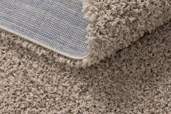 Miękki dywan SOFFI shaggy 5cm, doskonały do sypialni lub pokoju dziecięcego