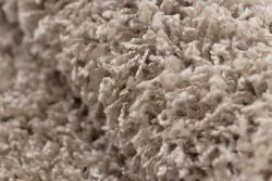Beżowy dywan shaggy SOFFI 5cm, stylowy element do ogrodu lub tarasu