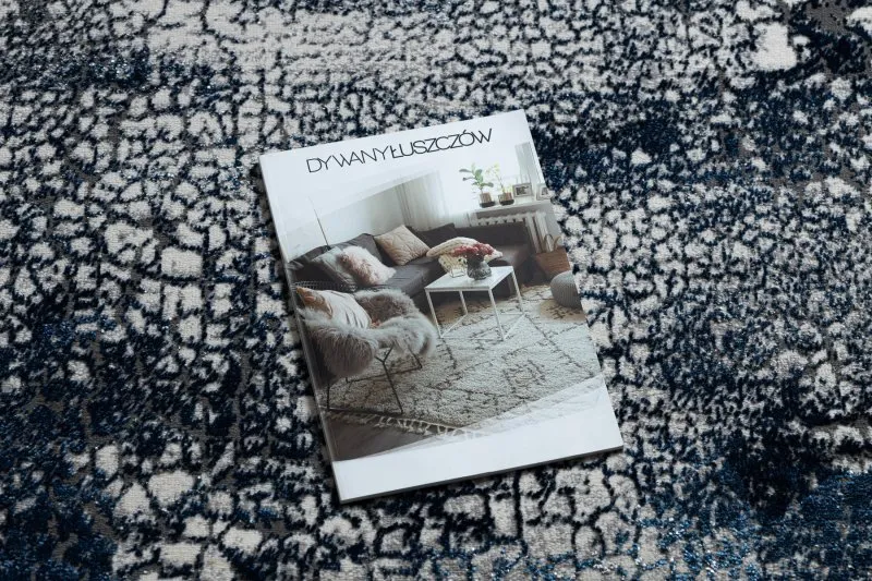Stylowy dywan DE LUXE 528 w odcieniach kremu i granatu