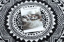 Szary dywan FUN Napkin w kształcie koła, idealny do nowoczesnych wnętrz