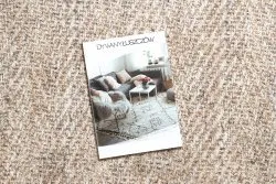 Beżowy dywan w chevron, idealny do prania, stylowy dodatek do wnętrz