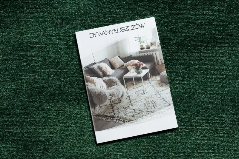 Okrągły dywan SOFTY w jednolitym leśnym zielonym kolorze, styl nowoczesny