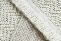 Płasko tkany dywan NANO FJ86B, chevron, miękka tekstura w białym kolorze