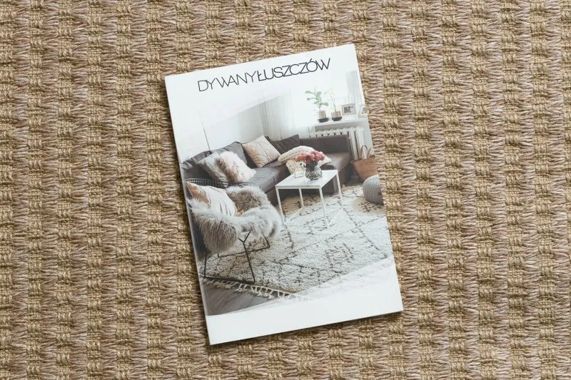 Beżowy dywan 3650 w paski, stylowy, jutowy, idealny do nowoczesnych wnętrz