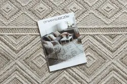 Beżowy dywan z rombami, nowoczesny styl BOHO