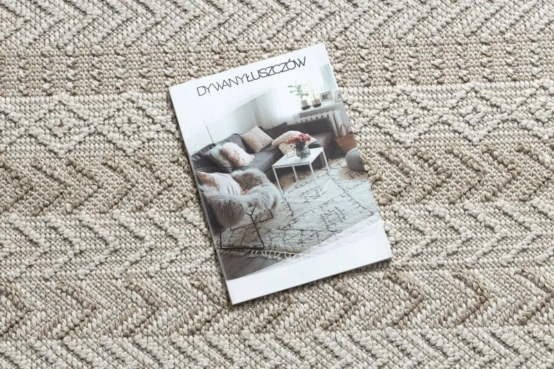 Beżowy dywan w stylu chevron, nowoczesny design do każdego wnętrza