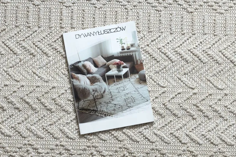 Kremowy dywan w stylu chevron, nowoczesny design BOHO