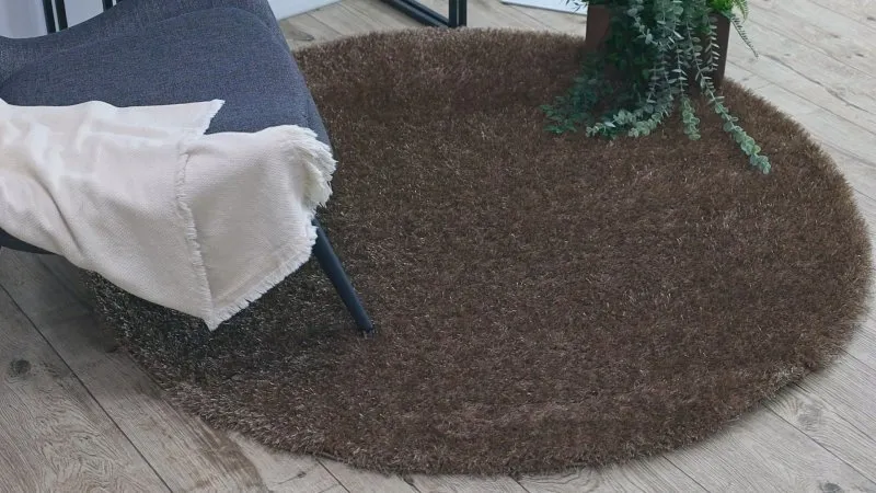 Beżowy dywan BUENOS koło 6650 shaggy, stylowy dodatek do wnętrza
