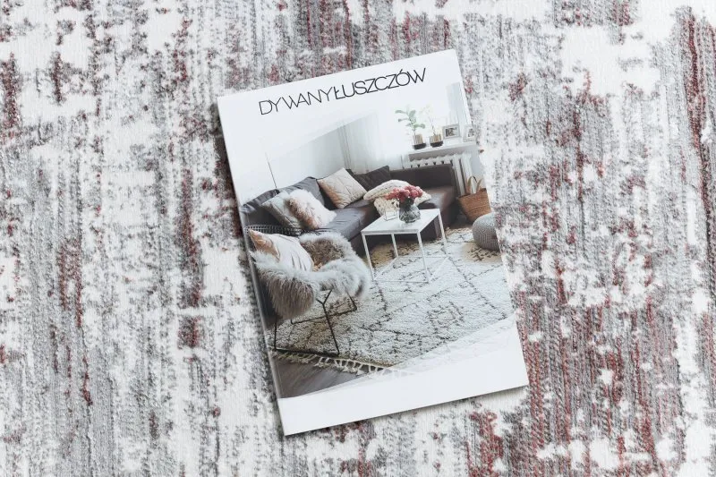 Strukturalny dywan z nowoczesnym wzorem, idealny do stylowego wystroju