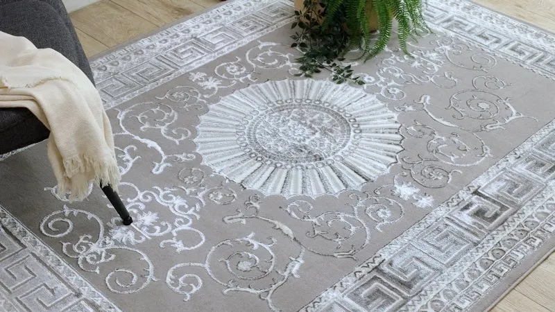 Ciemnoszary dywan BLISS Z160AZ246 z greckim wzorem, elegancki styl