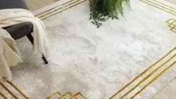 Kremowo-złoty dywan w stylu greckim, nowoczesny design, elegancka ramka