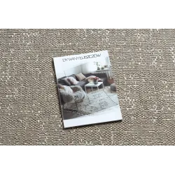 Sizalowy dywan boho w odcieniu beżu, doskonały do salonu