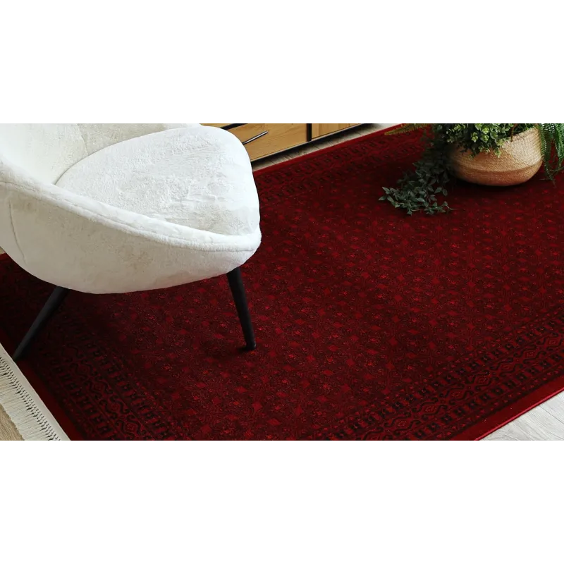 Klasyczny dywan w odcieniach bordo i czerni, elegancki styl