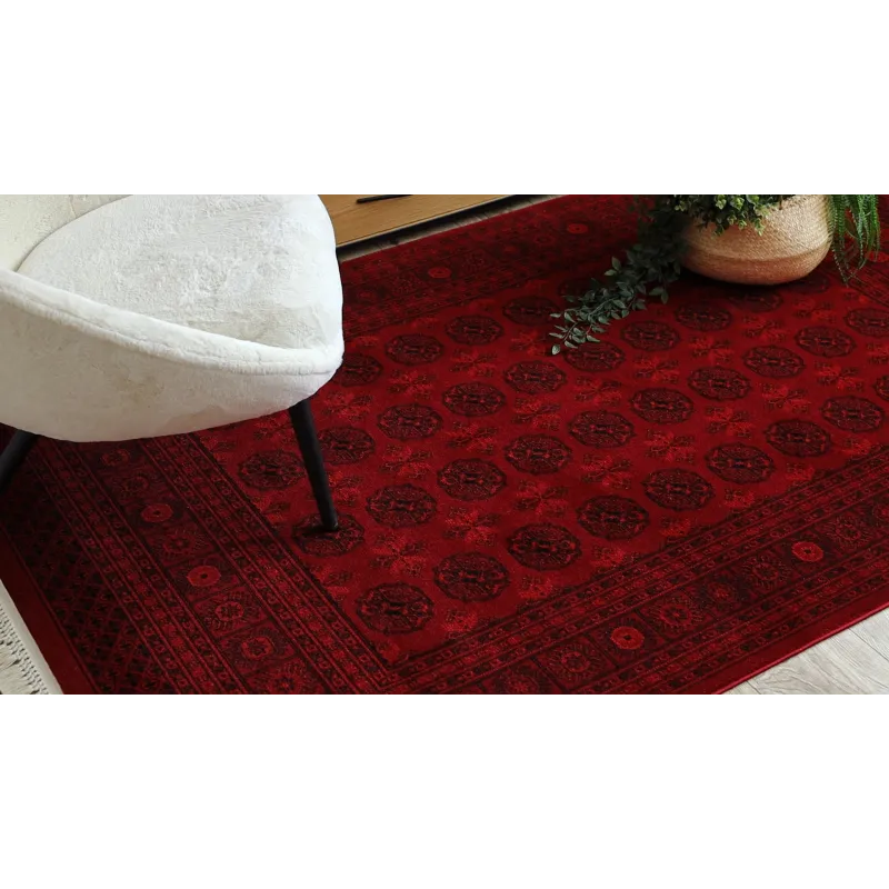 Orientalny dywan w kolorze czarnym i bordowym, elegancki styl